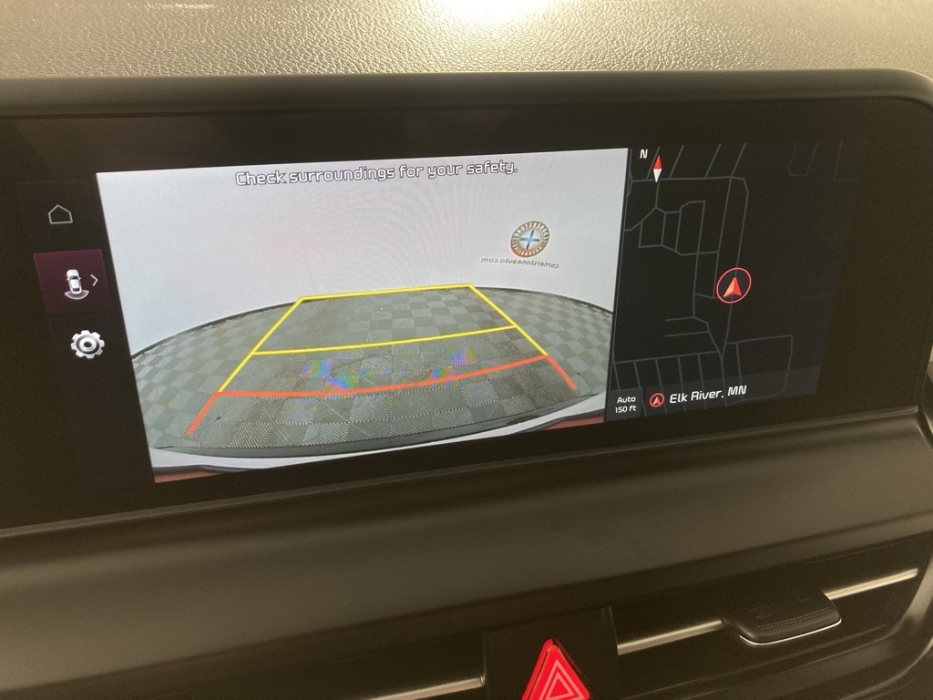 Vehicle image 10 of 28