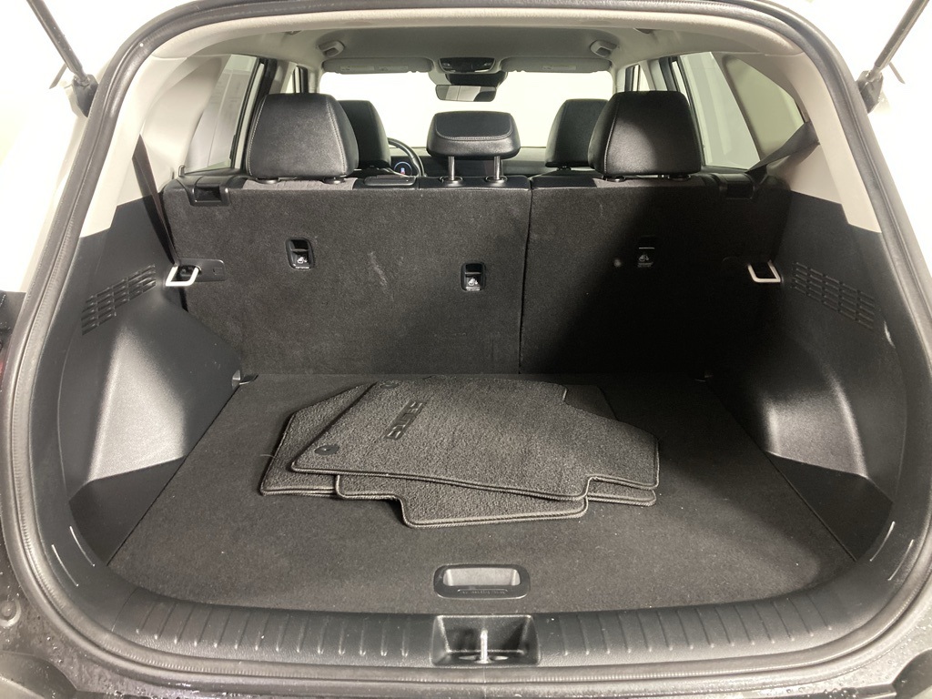 Vehicle image 22 of 28