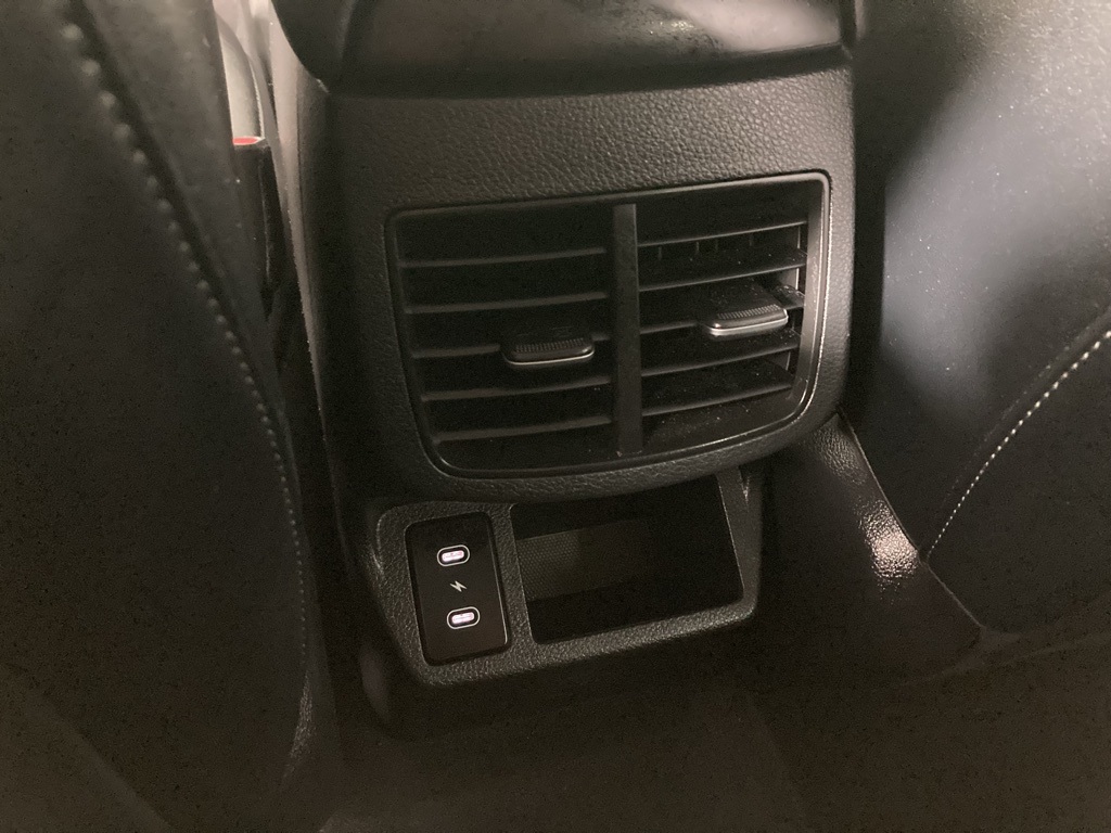 Vehicle image 20 of 28