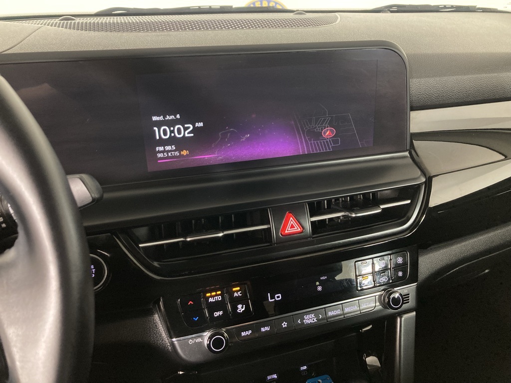 Vehicle image 8 of 28