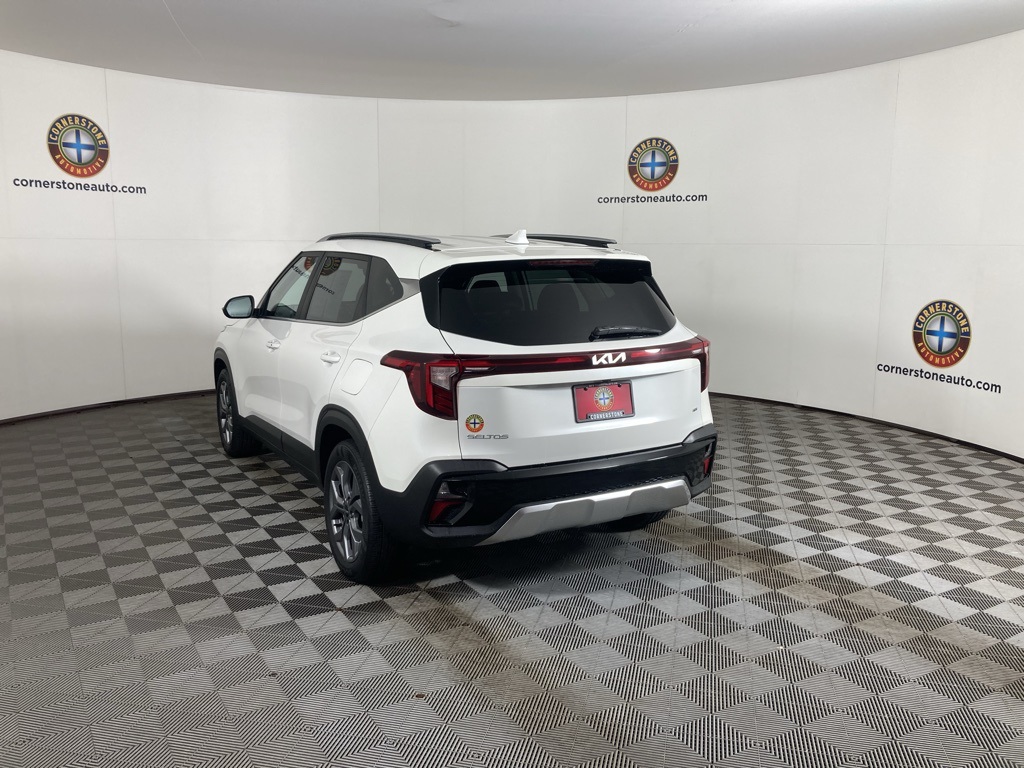 Vehicle image 6 of 28
