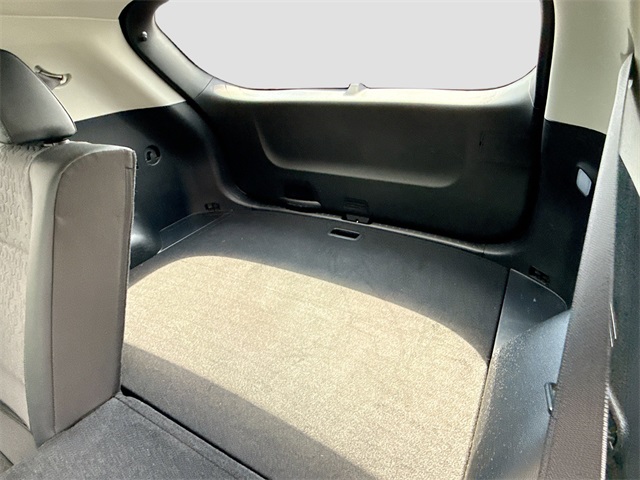 Vehicle image 17 of 36