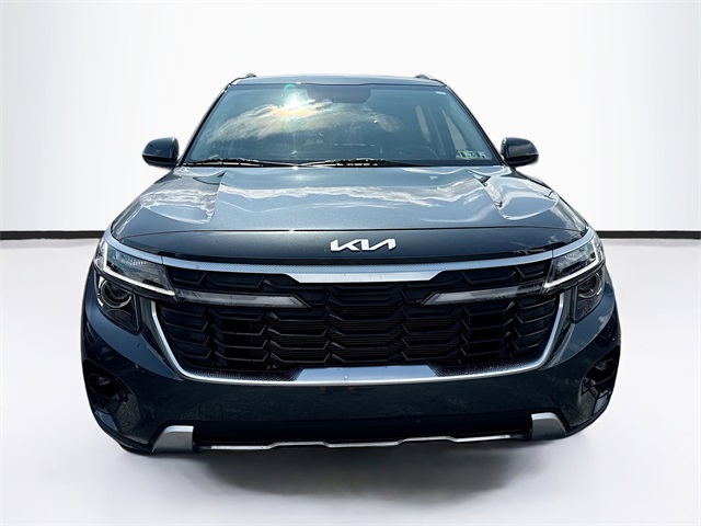 Vehicle image 2 of 36