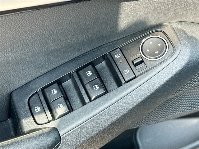 Vehicle image 35 of 36