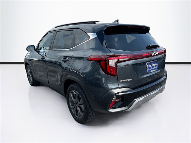 Vehicle image 8 of 36