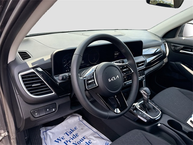 Vehicle image 20 of 36