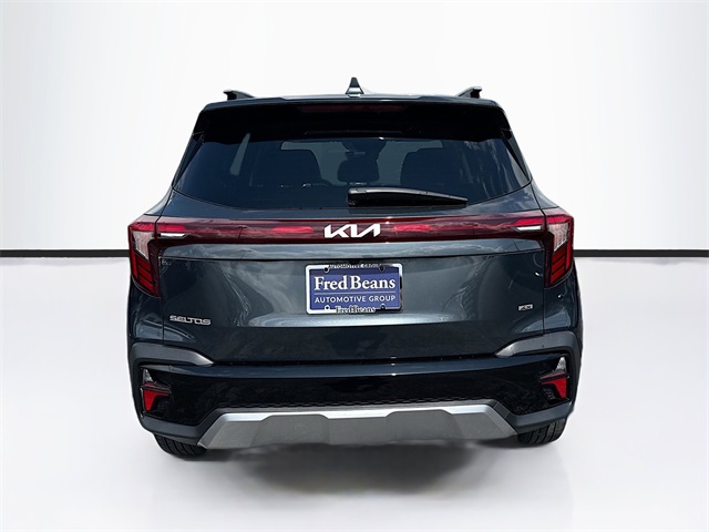 Vehicle image 6 of 36