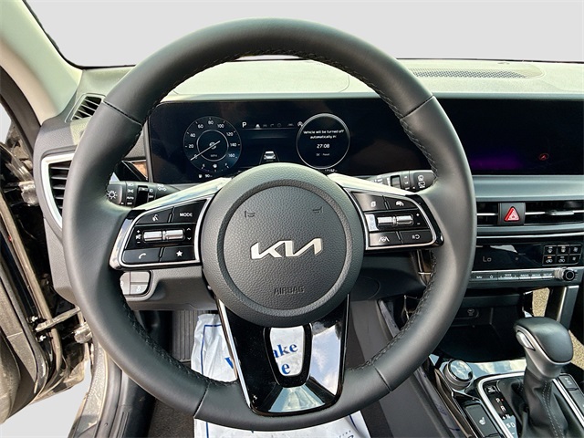 Vehicle image 32 of 36