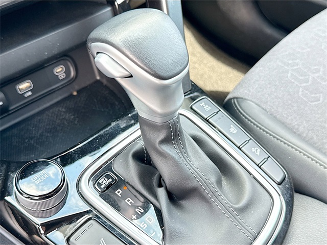 Vehicle image 27 of 36