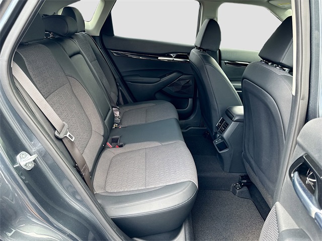 Vehicle image 15 of 36