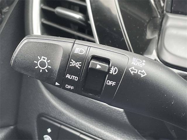 Vehicle image 31 of 36