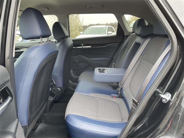 Vehicle image 14 of 36