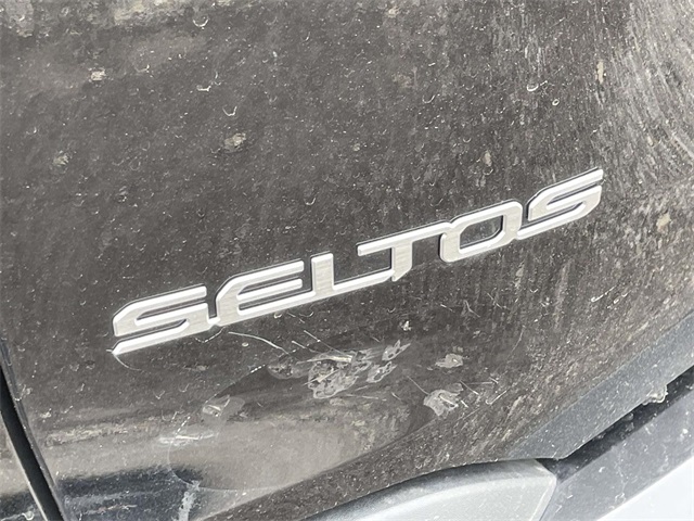 Vehicle image 10 of 36