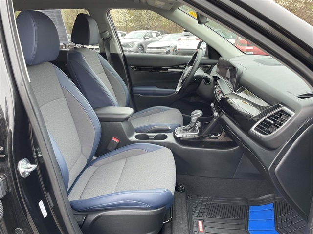 Vehicle image 17 of 36