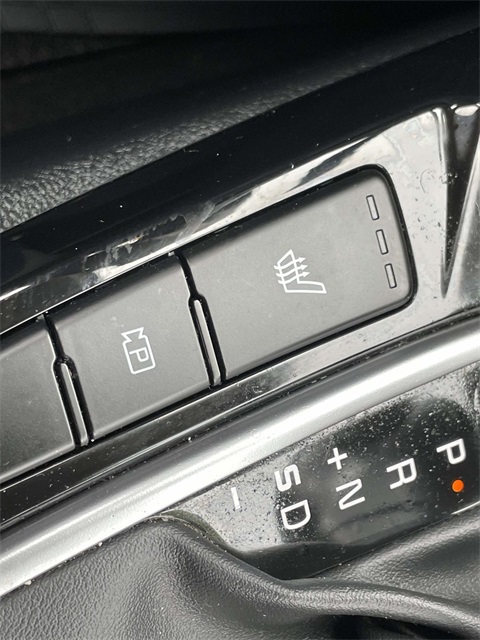Vehicle image 24 of 36