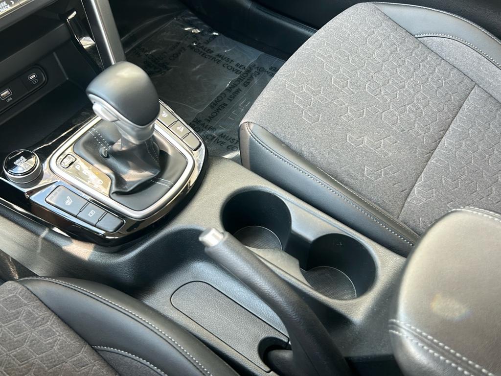 Vehicle image 19 of 28