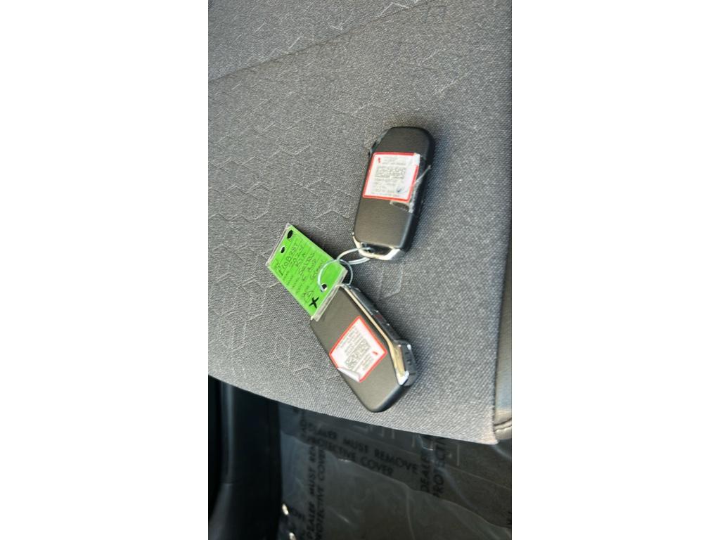 Vehicle image 23 of 28