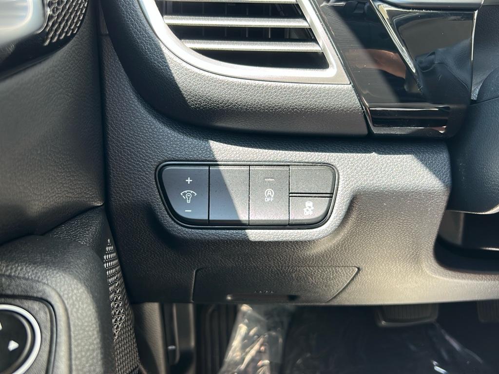 Vehicle image 27 of 28