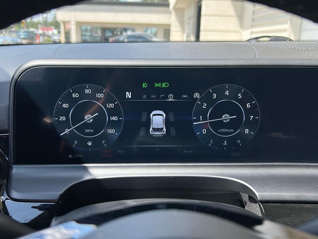 Vehicle image 15 of 28