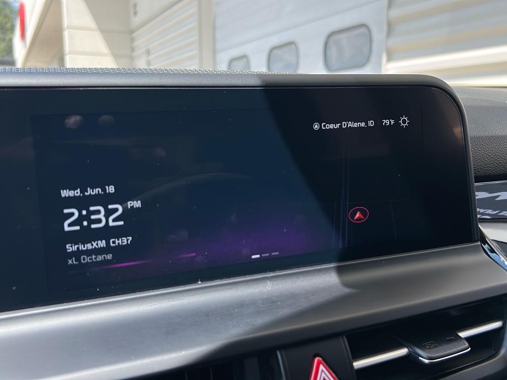 Vehicle image 17 of 28