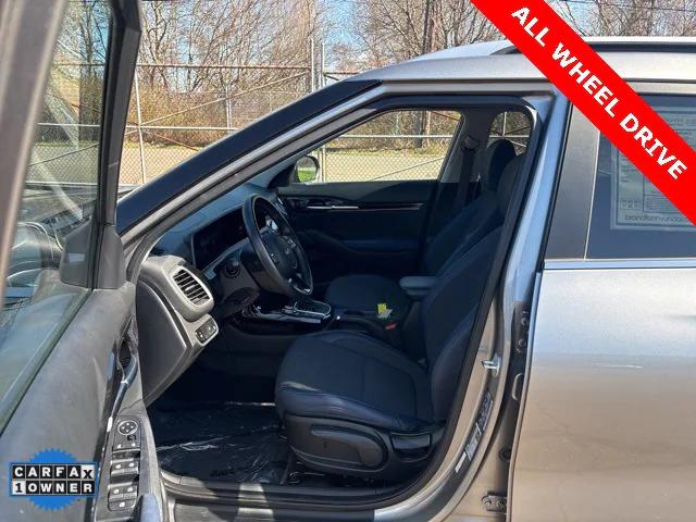 Vehicle image 21 of 35