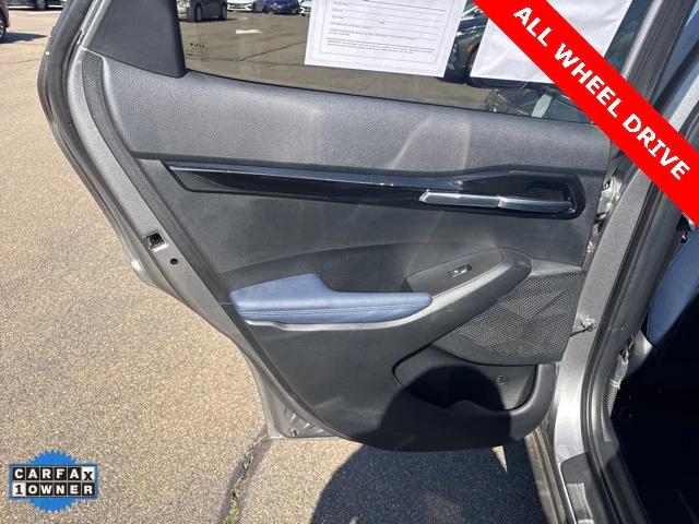 Vehicle image 10 of 35