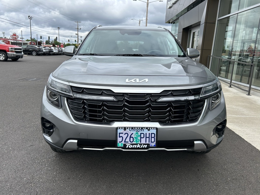 Vehicle image 2 of 28