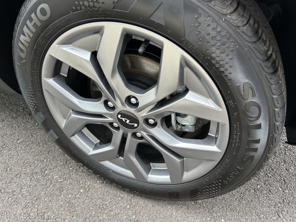 Vehicle image 9 of 28