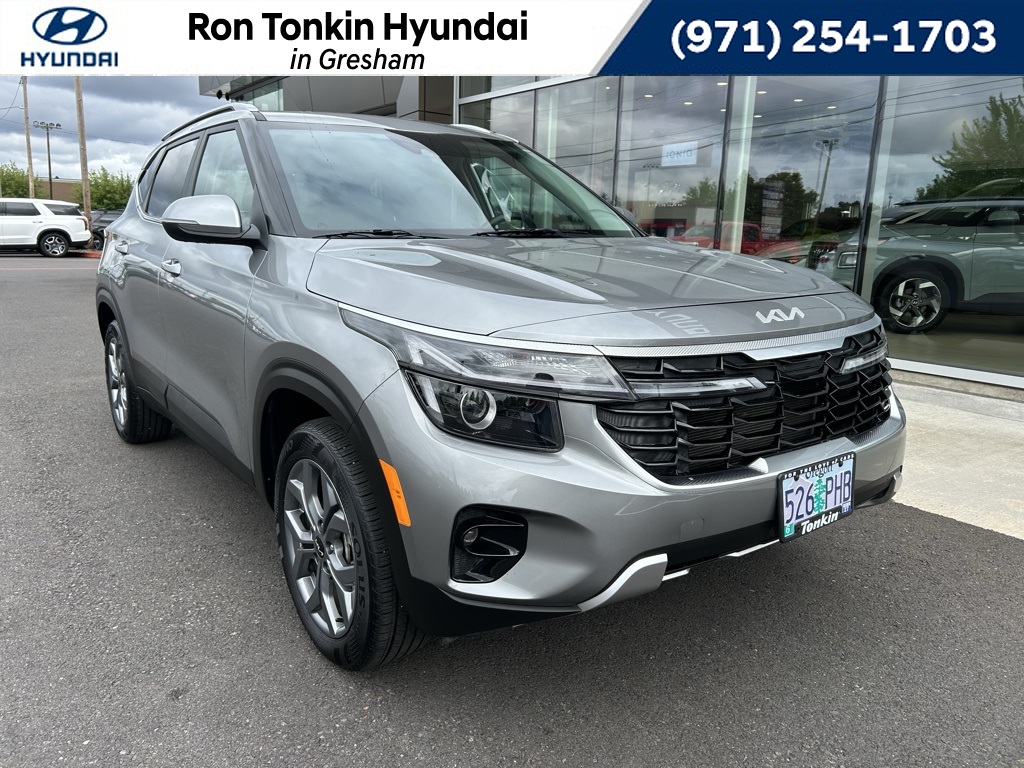 Vehicle image 3 of 28