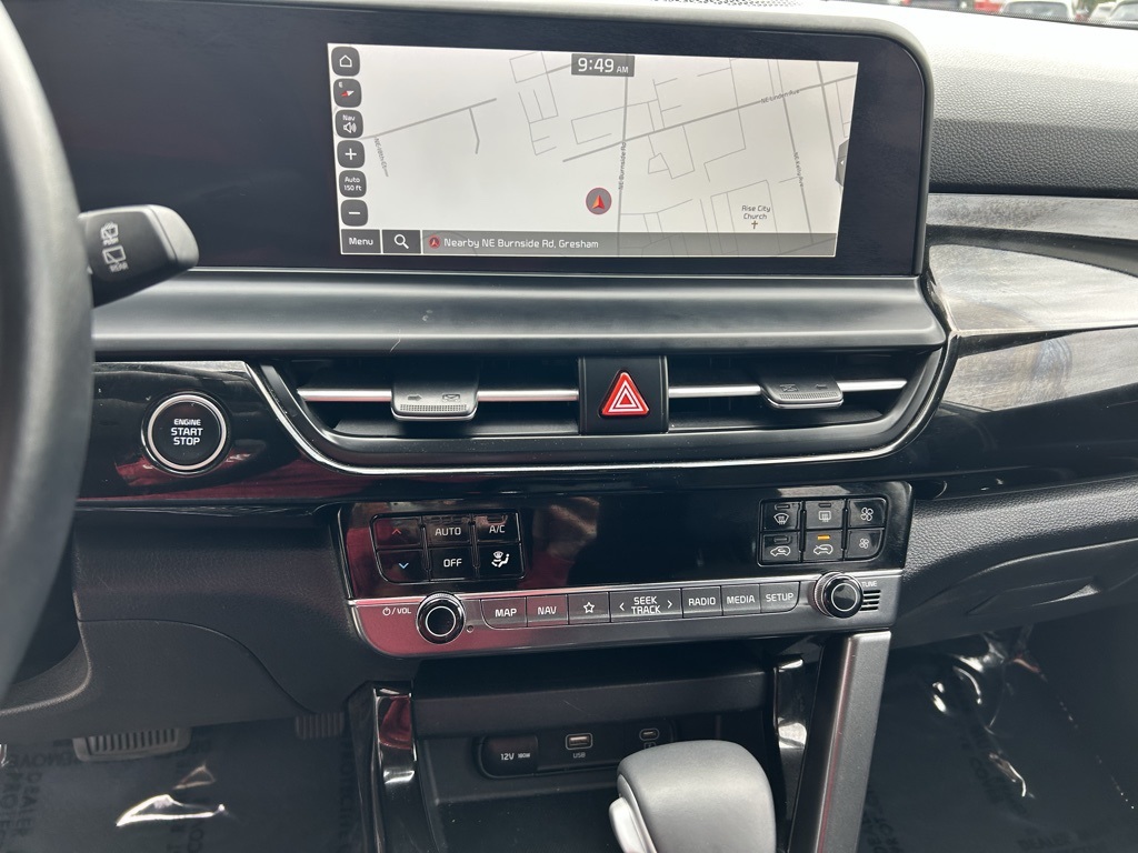 Vehicle image 17 of 28