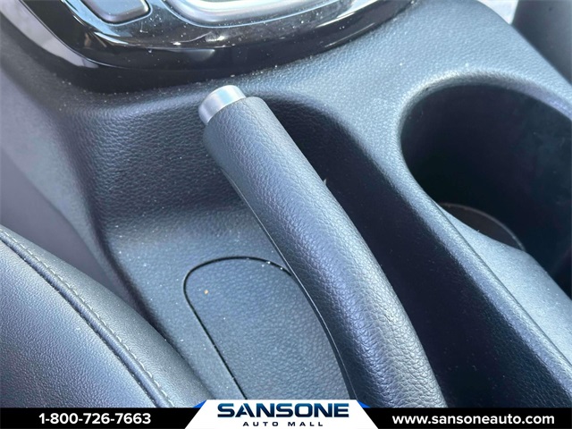 Vehicle image 31 of 33