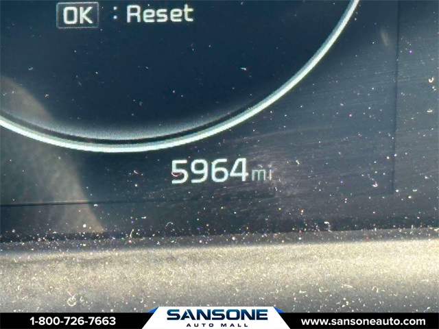Vehicle image 24 of 33