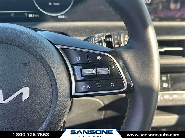 Vehicle image 20 of 33
