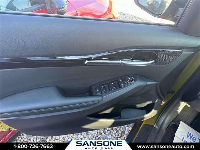 Vehicle image 15 of 33