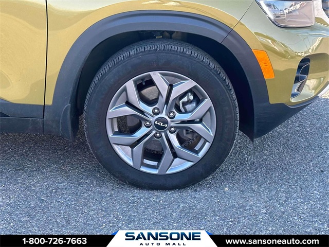 Vehicle image 7 of 33