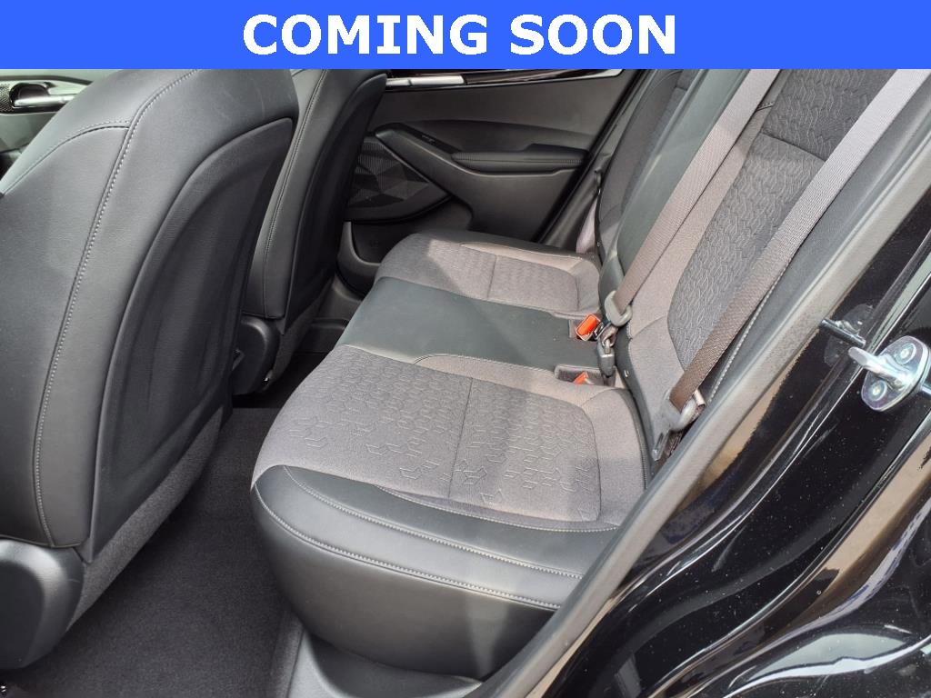 Vehicle image 11 of 24