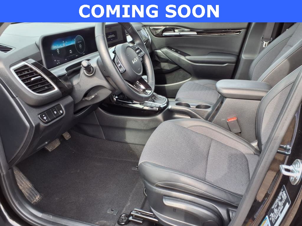Vehicle image 10 of 24