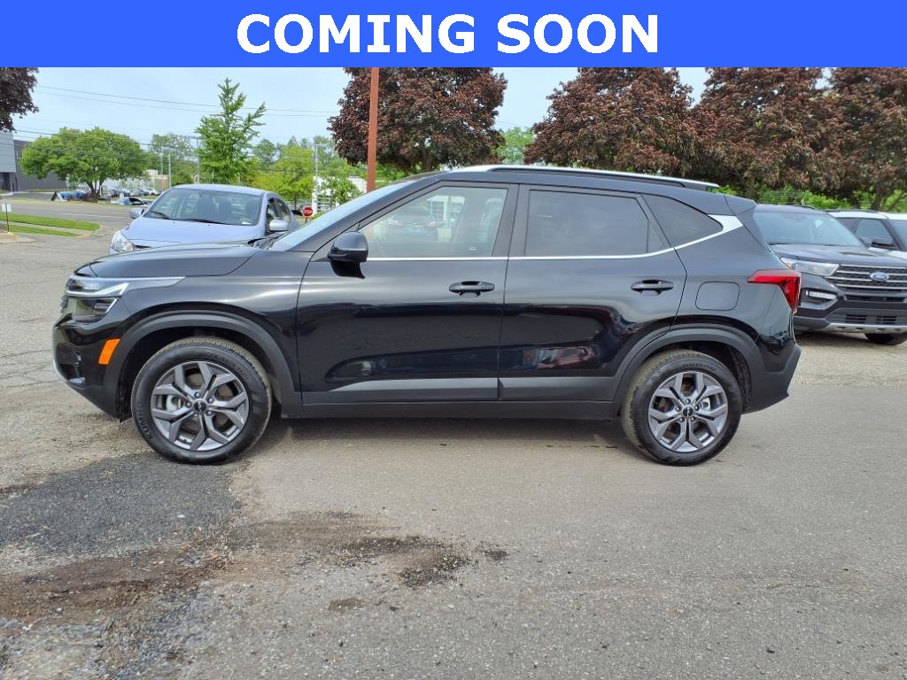 Vehicle image 8 of 24