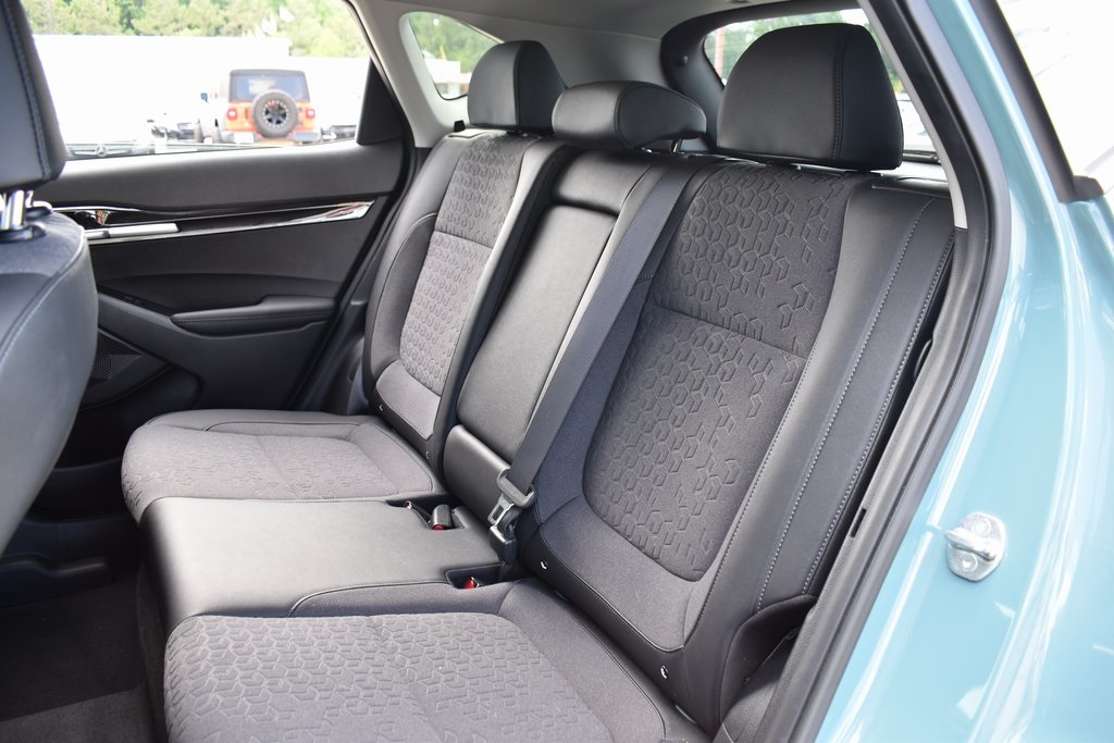Vehicle image 24 of 32