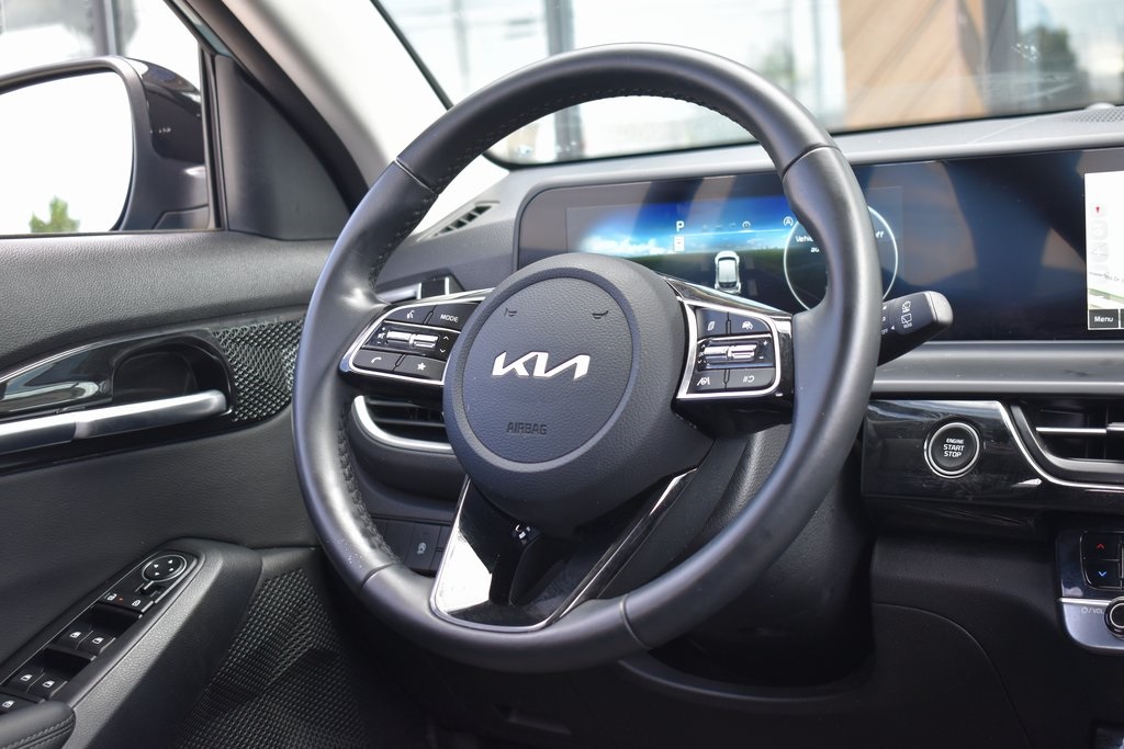 Vehicle image 31 of 32
