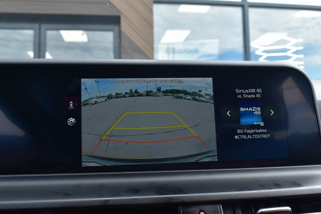 Vehicle image 16 of 32