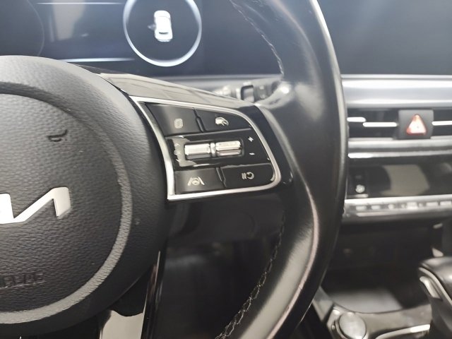 Vehicle image 29 of 30