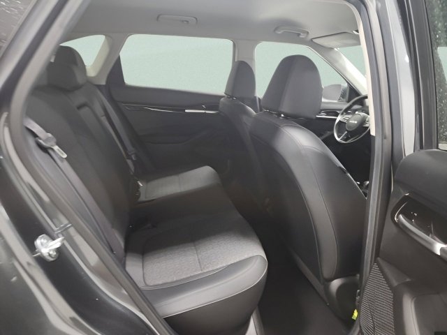 Vehicle image 11 of 30