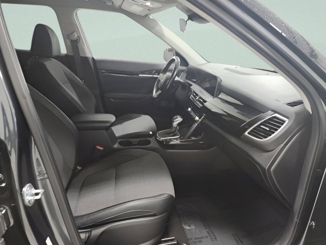 Vehicle image 12 of 30