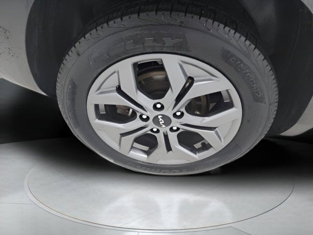 Vehicle image 6 of 30