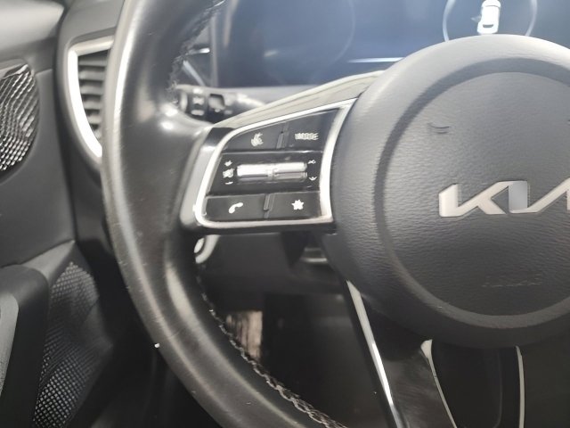 Vehicle image 16 of 30