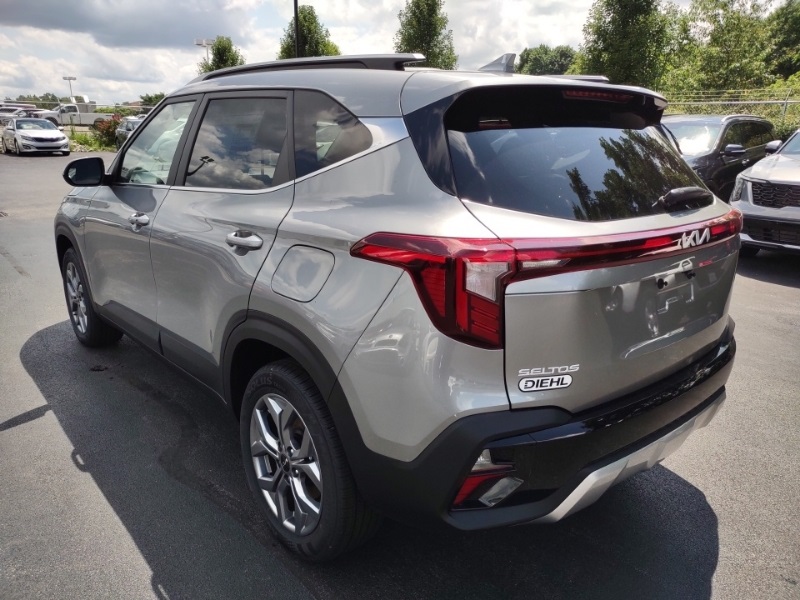 Vehicle image 7 of 21