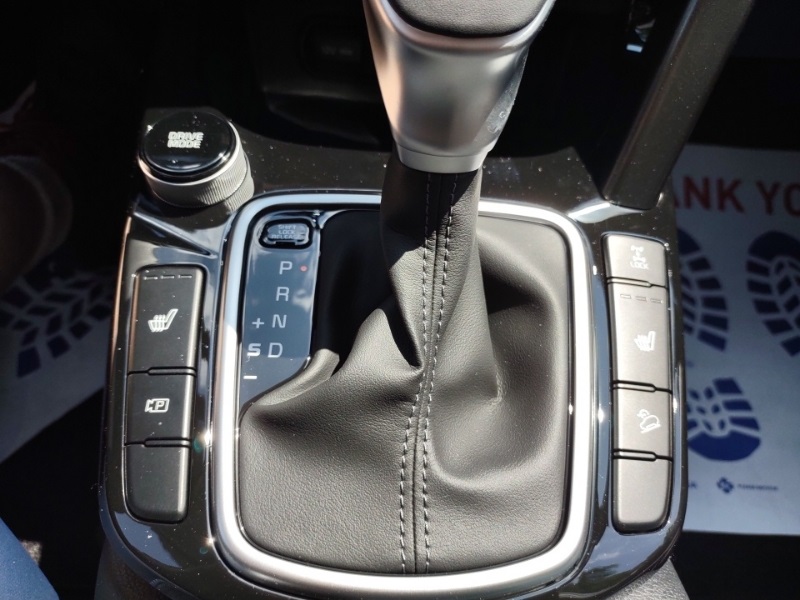 Vehicle image 15 of 21