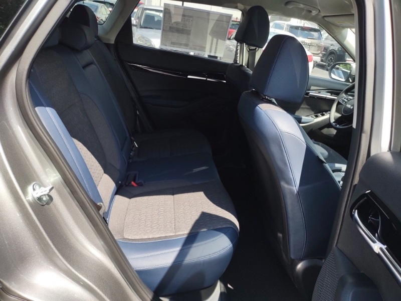 Vehicle image 20 of 21