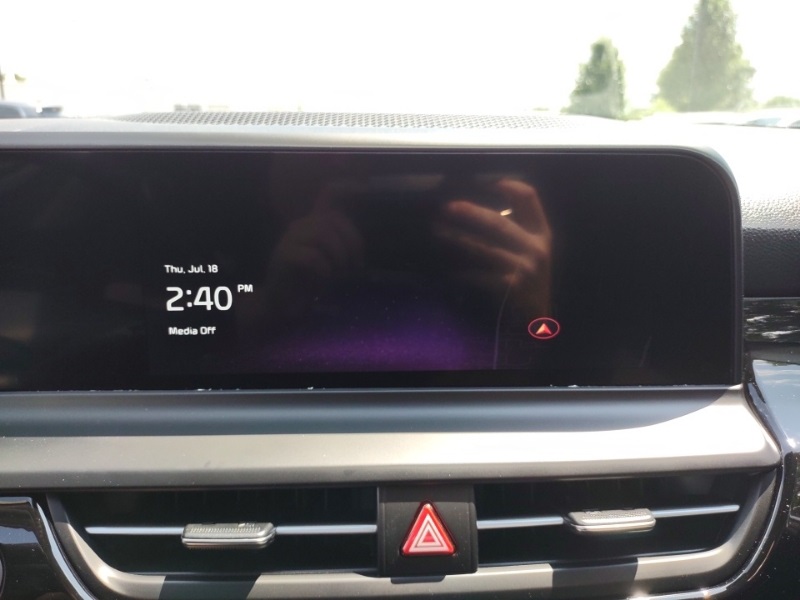 Vehicle image 11 of 21
